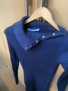 Zara Navy Ribbed Button-Trim Sweater Size Medium